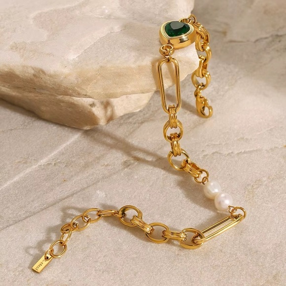 18K Gold Plated Green Gemstone And Pearl Chain Bracelet - Picture 4 of 5